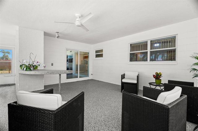 2671 W BAY ISLE DRIVE SE, St Petersburg, FL 33705