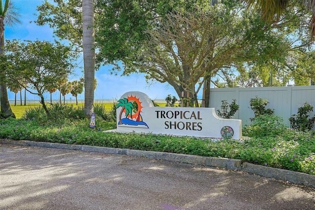 2671 W BAY ISLE DRIVE SE, St Petersburg, FL 33705