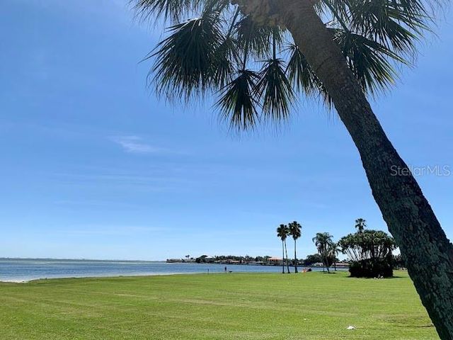 2671 W BAY ISLE DRIVE SE, St Petersburg, FL 33705