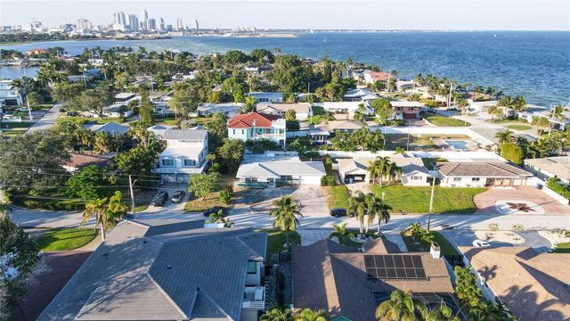 2671 W BAY ISLE DRIVE SE, St Petersburg, FL 33705