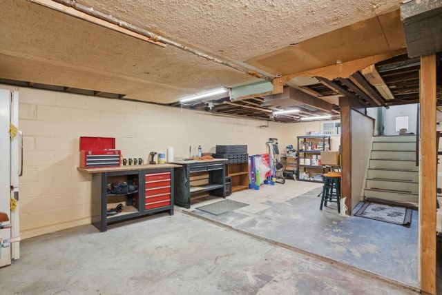 1102 Ohio Street, Waterloo, IA 50702