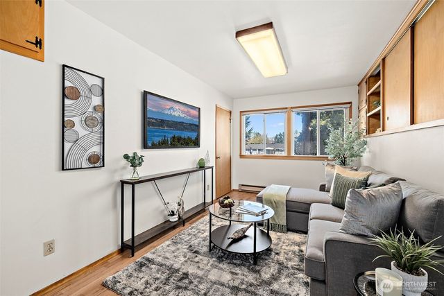 2609 Lake Youngs Court SE, Renton, WA 98058