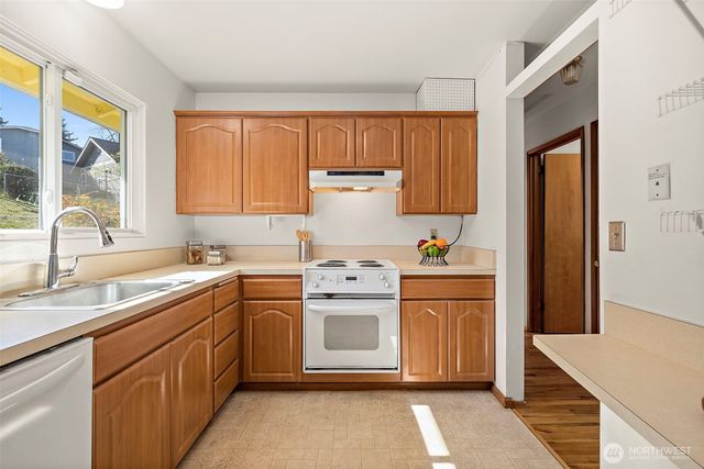 2609 Lake Youngs Court SE, Renton, WA 98058