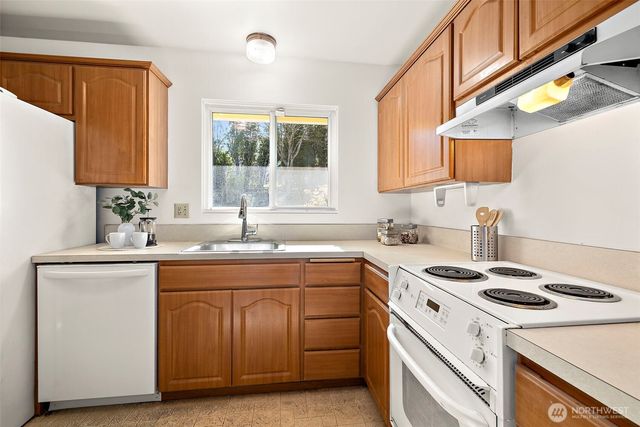 2609 Lake Youngs Court SE, Renton, WA 98058