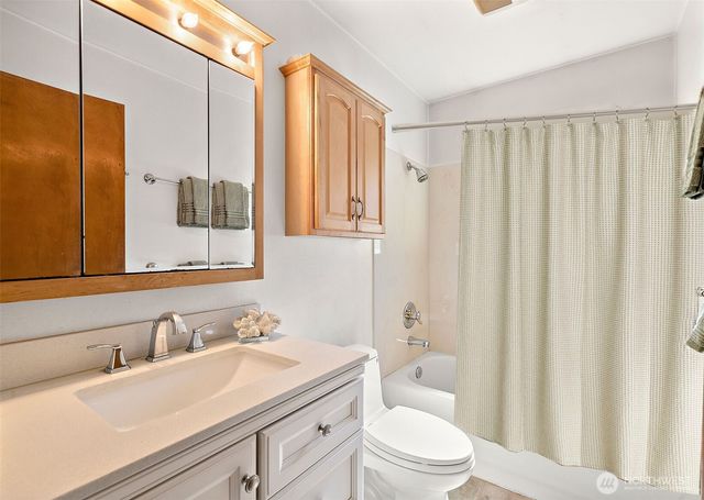 2609 Lake Youngs Court SE, Renton, WA 98058