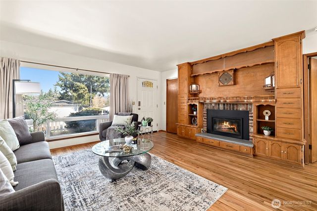 2609 Lake Youngs Court SE, Renton, WA 98058