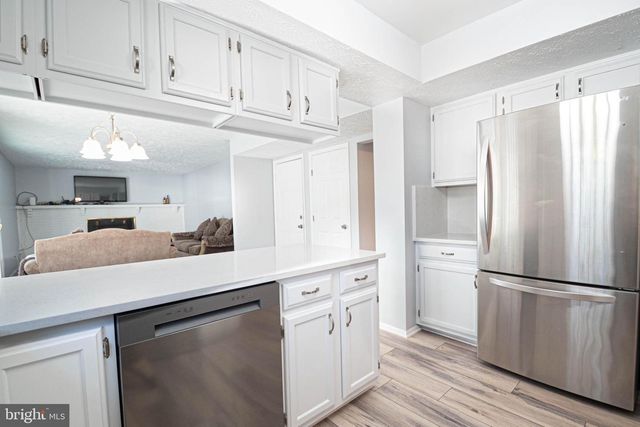 4483 EDSALL DR, Woodbridge, VA 22193