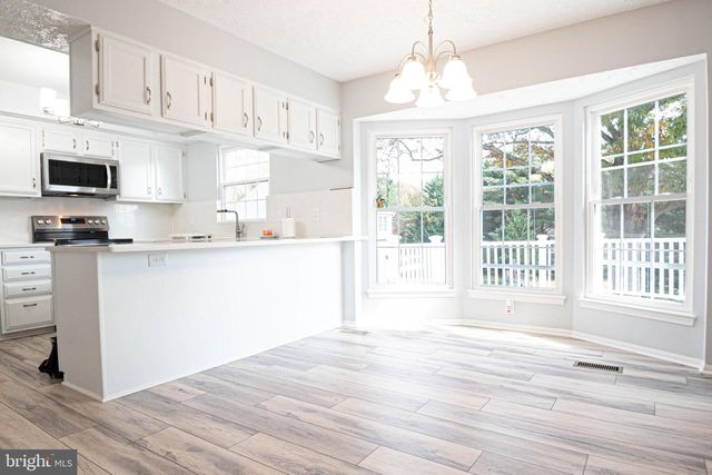 4483 EDSALL DR, Woodbridge, VA 22193