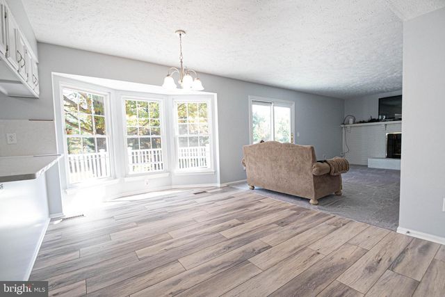 4483 EDSALL DR, Woodbridge, VA 22193