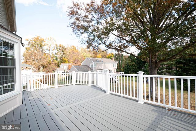 4483 EDSALL DR, Woodbridge, VA 22193