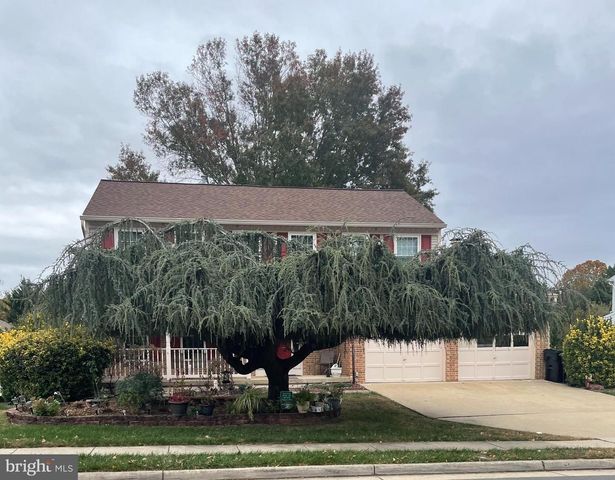 4483 EDSALL DR, Woodbridge, VA 22193