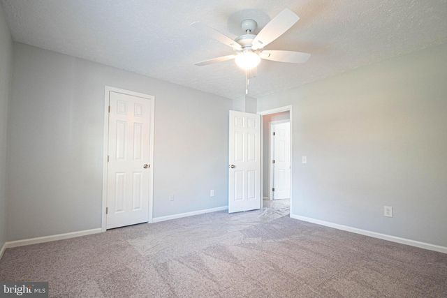 4483 EDSALL DR, Woodbridge, VA 22193