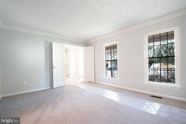 4483 EDSALL DR, Woodbridge, VA 22193