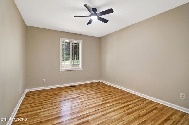 181 Bradrock St, Crossville, TN 38571