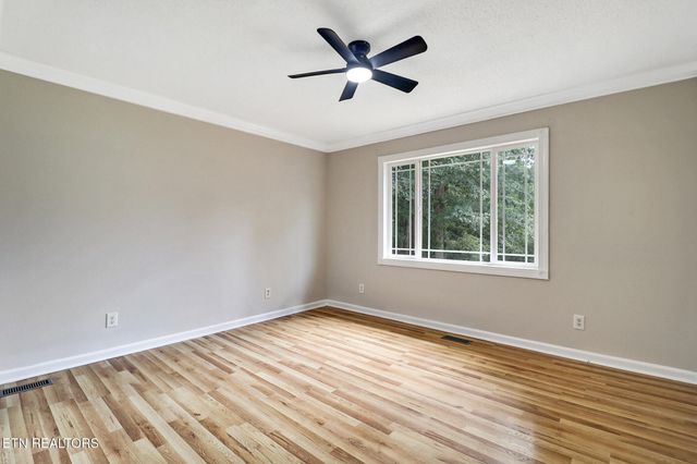 181 Bradrock St, Crossville, TN 38571