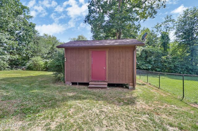 181 Bradrock St, Crossville, TN 38571