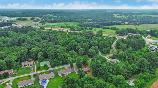 181 Bradrock St, Crossville, TN 38571