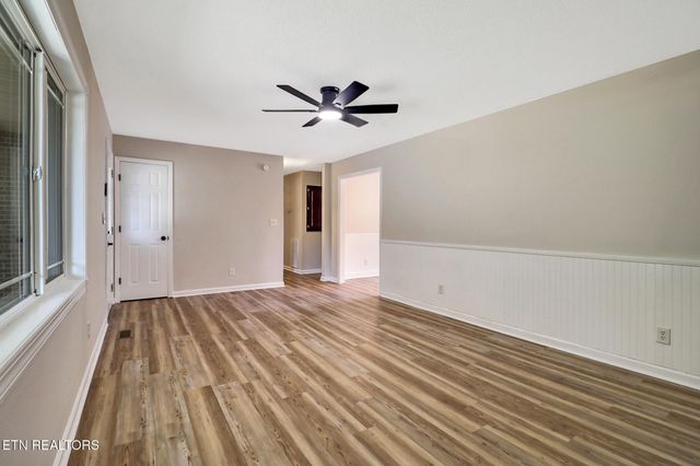 181 Bradrock St, Crossville, TN 38571