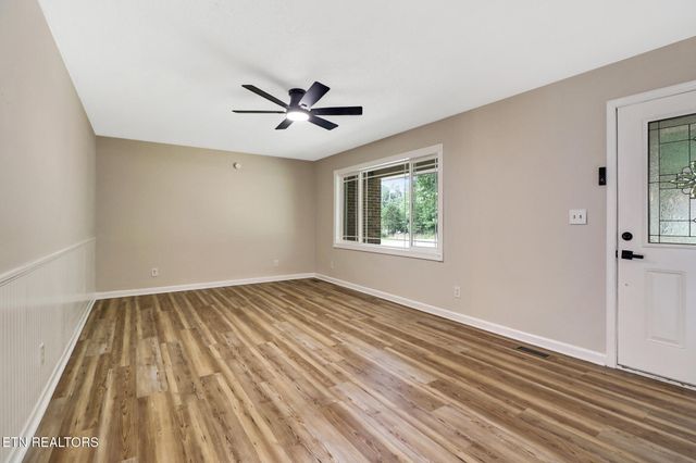 181 Bradrock St, Crossville, TN 38571