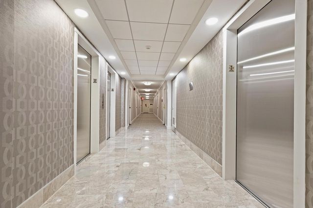 9 Hawthorne Place 2J, Boston, MA 02114