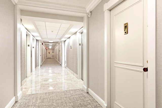 9 Hawthorne Place 2J, Boston, MA 02114