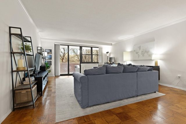 9 Hawthorne Place 2J, Boston, MA 02114