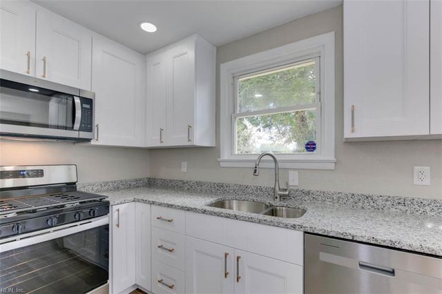 109 Woodstock ST, Portsmouth, VA 23701