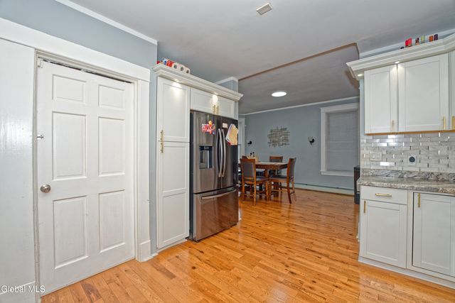 8 Catalpa Drive, Albany, NY 12209