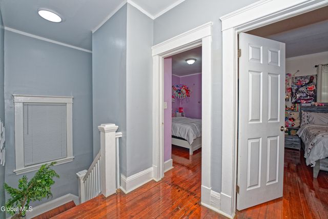 8 Catalpa Drive, Albany, NY 12209