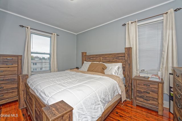 8 Catalpa Drive, Albany, NY 12209