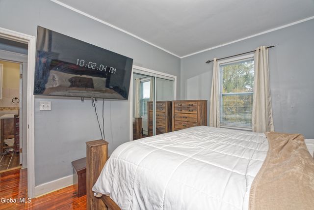 8 Catalpa Drive, Albany, NY 12209