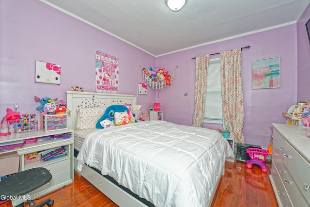 8 Catalpa Drive, Albany, NY 12209