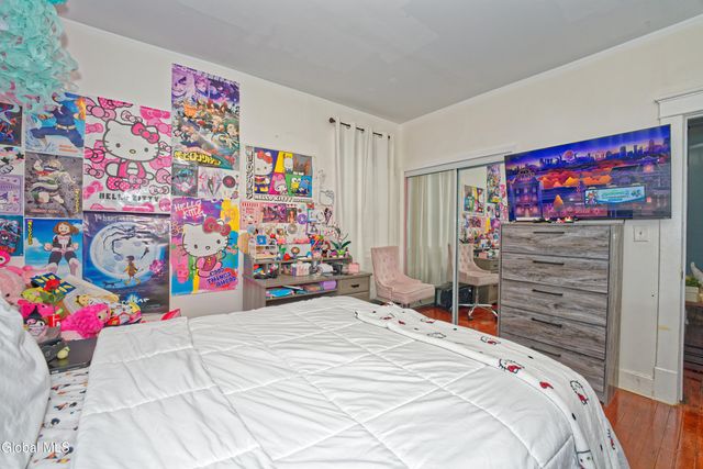 8 Catalpa Drive, Albany, NY 12209