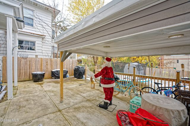 8 Catalpa Drive, Albany, NY 12209