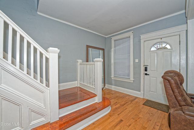 8 Catalpa Drive, Albany, NY 12209