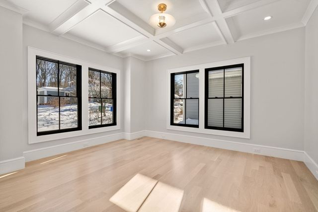 577 Grove St, Newton, MA 02462