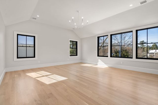 577 Grove St, Newton, MA 02462