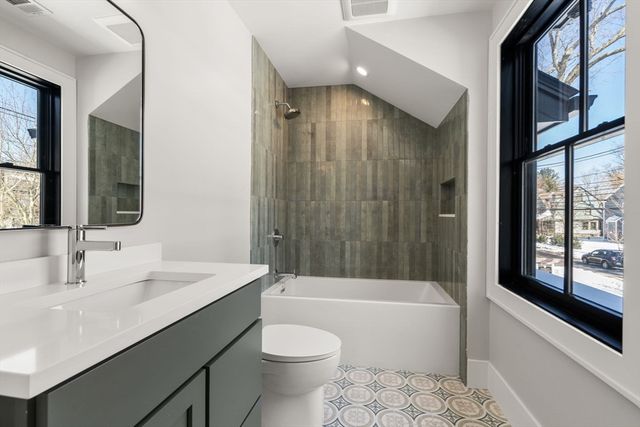 577 Grove St, Newton, MA 02462