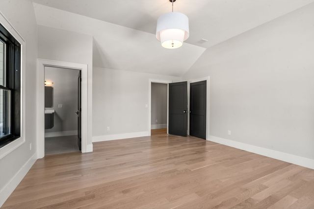 577 Grove St, Newton, MA 02462