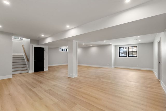 577 Grove St, Newton, MA 02462