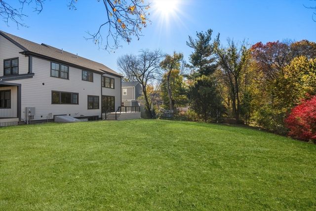 577 Grove St, Newton, MA 02462