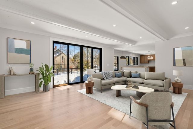 577 Grove St, Newton, MA 02462