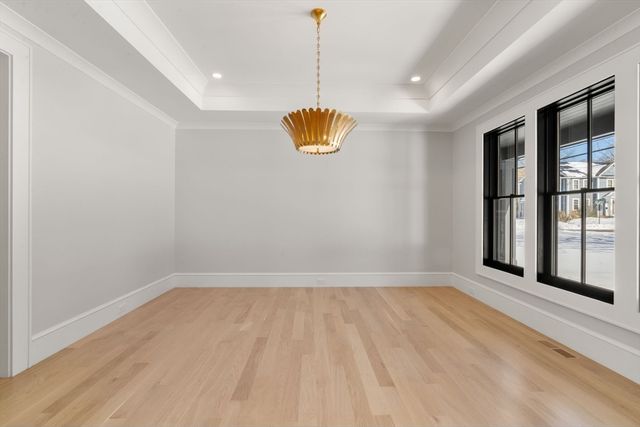 577 Grove St, Newton, MA 02462