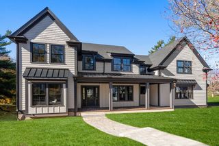 577 Grove St, Newton, MA 02462