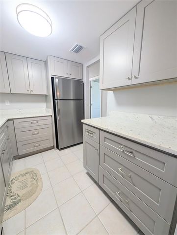2008 CANAL DRIVE M3, Bradenton, FL 34207