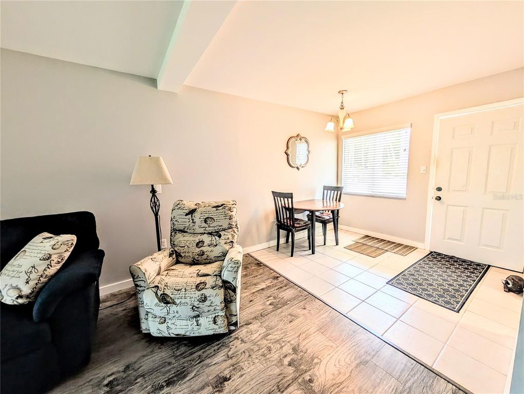 Image 11 of property listing at 2008 CANAL DRIVE M3, Bradenton, FL 34207