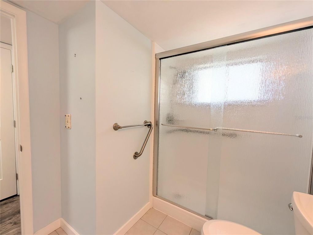 Image 18 of property listing at 2008 CANAL DRIVE M3, Bradenton, FL 34207