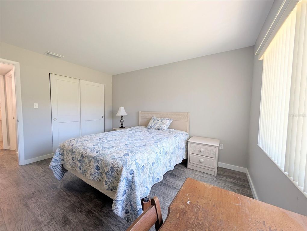 Image 21 of property listing at 2008 CANAL DRIVE M3, Bradenton, FL 34207