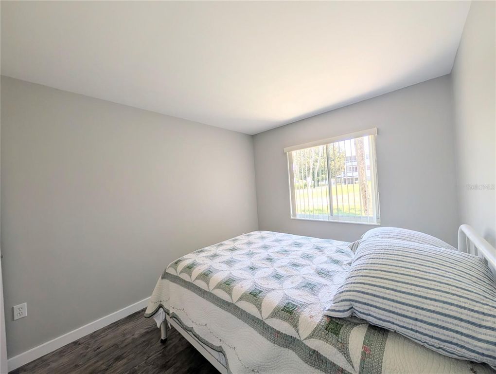 Image 22 of property listing at 2008 CANAL DRIVE M3, Bradenton, FL 34207