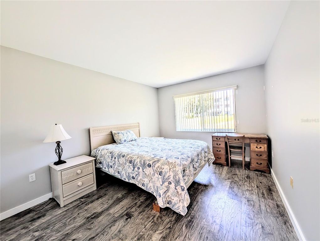 Image 24 of property listing at 2008 CANAL DRIVE M3, Bradenton, FL 34207